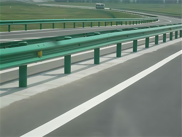 通化波形梁护栏在高速公路的应用